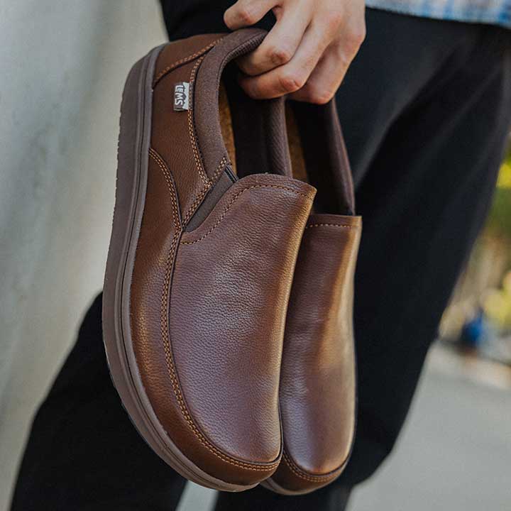 LEATHER UPPER