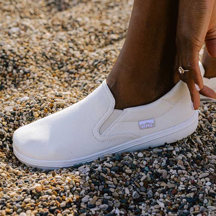 WOMEN'S SPECIFIC FIT