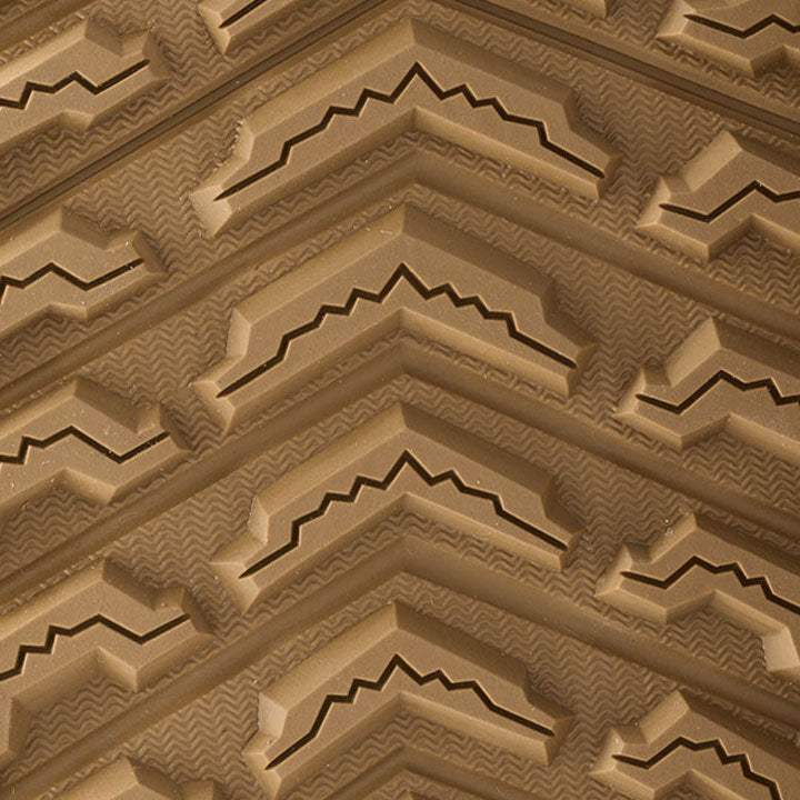 FULL RUBBER OUTSOLE WITH ZIG-ZAG SIPING