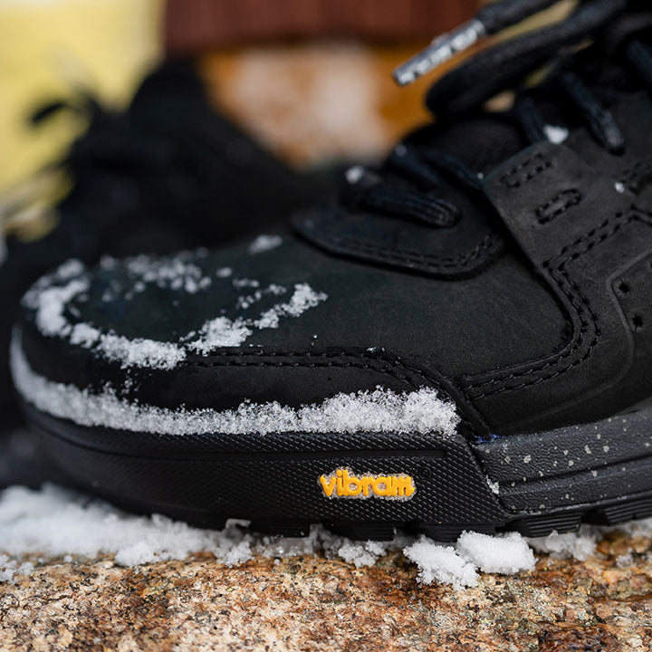 100% WATERPROOF UPPER