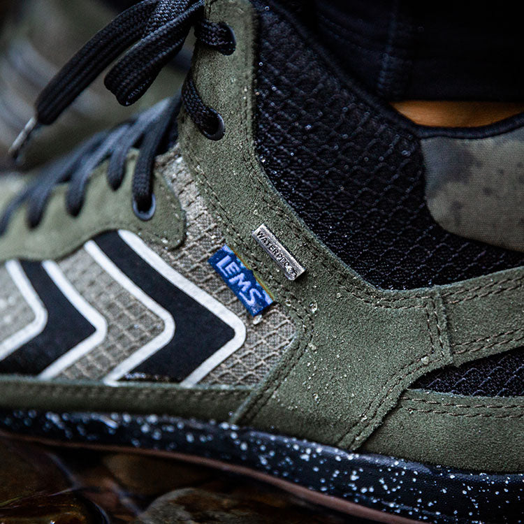 100% WATERPROOF UPPER